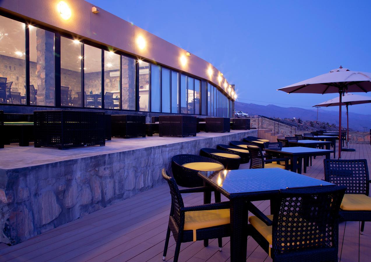 The View Al Hamra Exterior foto